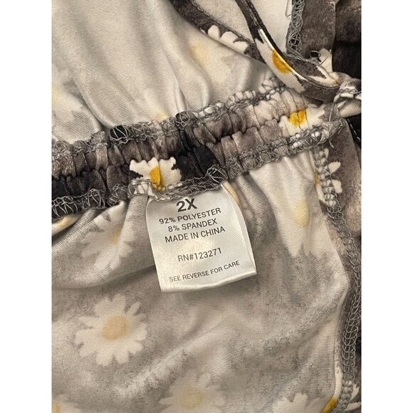 Orange Kiss Daisy Flower PLUS Size 2X Ruched Side Artsy Tee Floral T-Shirt Top - Picture 9 of 10